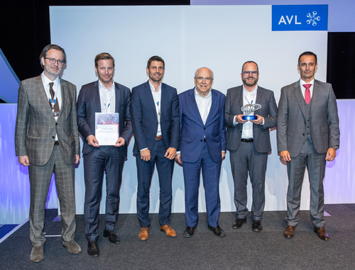 Picture: Handover of AVL Supplier Award 2020 to LAUDA (Copyright ©AVL List GmbH, Supplier Day 2021/Picture: Peter Riedler)