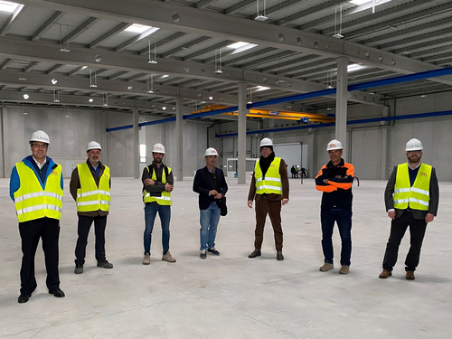 Picture 1: Group picture site inspection Impressions of the new production facility